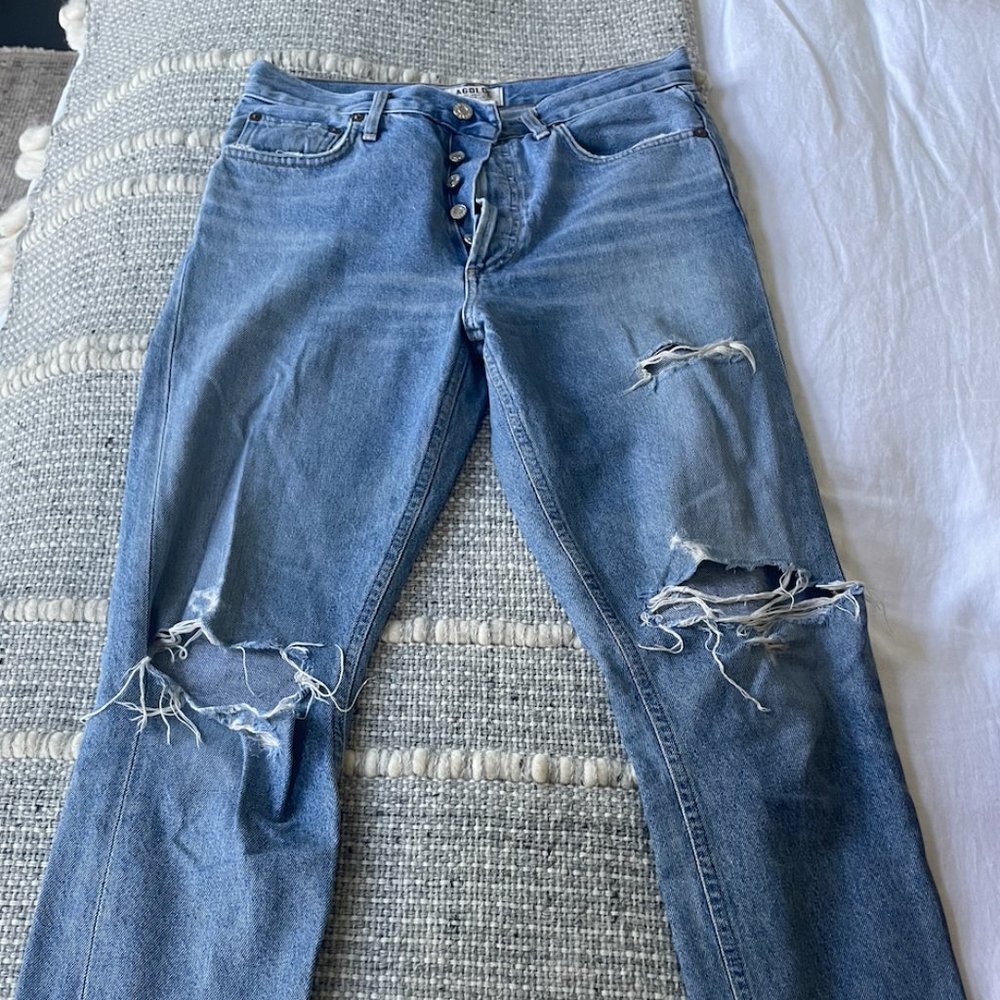 A Golde Straight Leg Ripped Jean Size 26